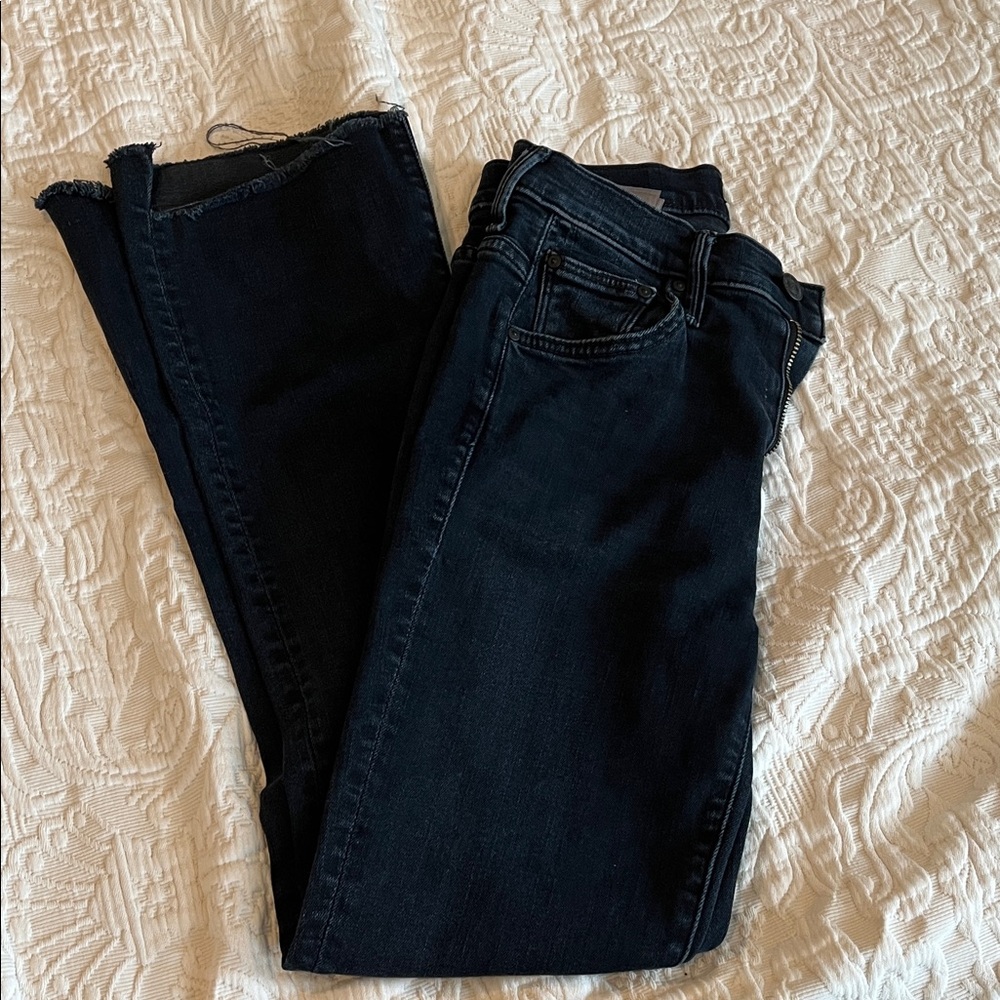 MOTHER The insider crop step Fray Jeans 
Color: a night in venice